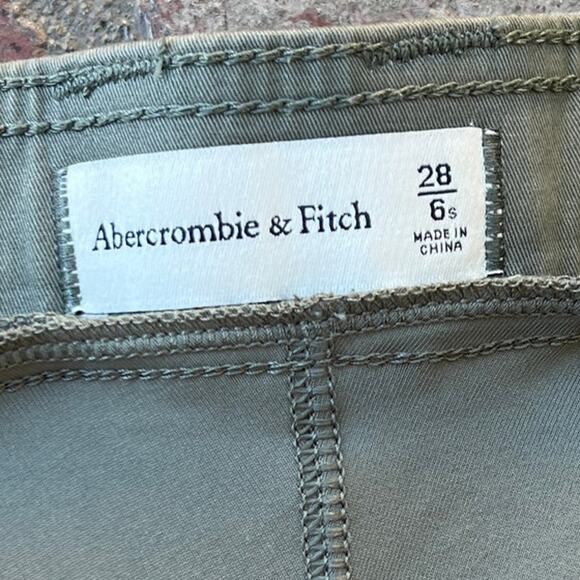 Abercrombie & Fitch Maternity Green Relaxed Cargo Pants Size 28/6S - Picture 3 of 4